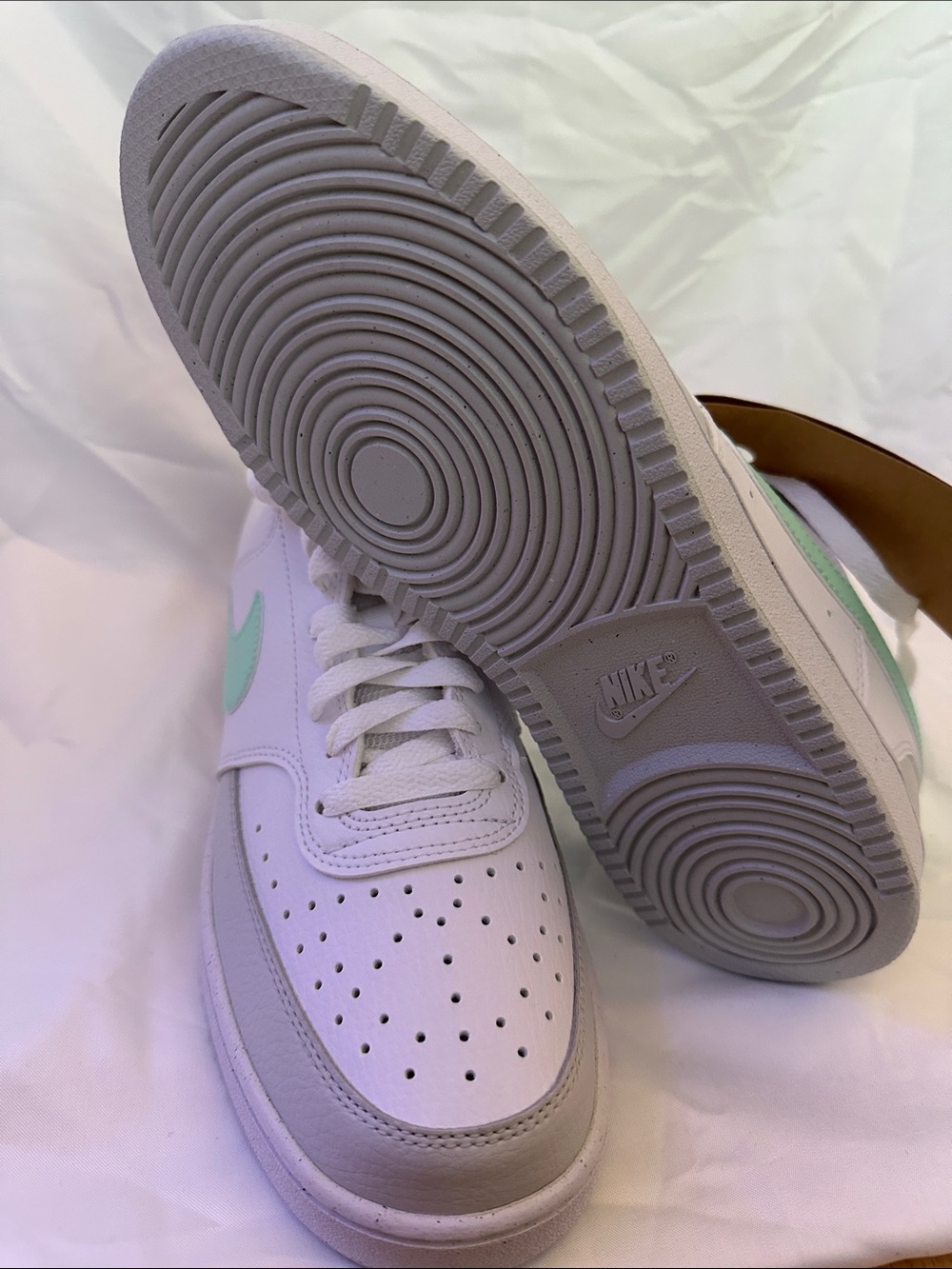 Brand New Nike Court Vision Low Men  shoes FZ4124 100 White Mint Size 8